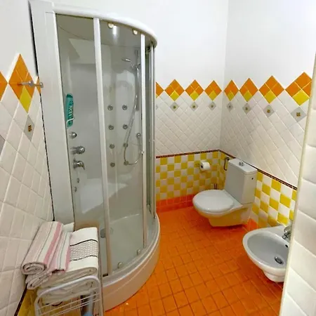 Gr לינה וארוחת בוקר 4*