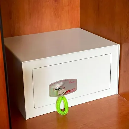 לינה וארוחת בוקר Gr 4*